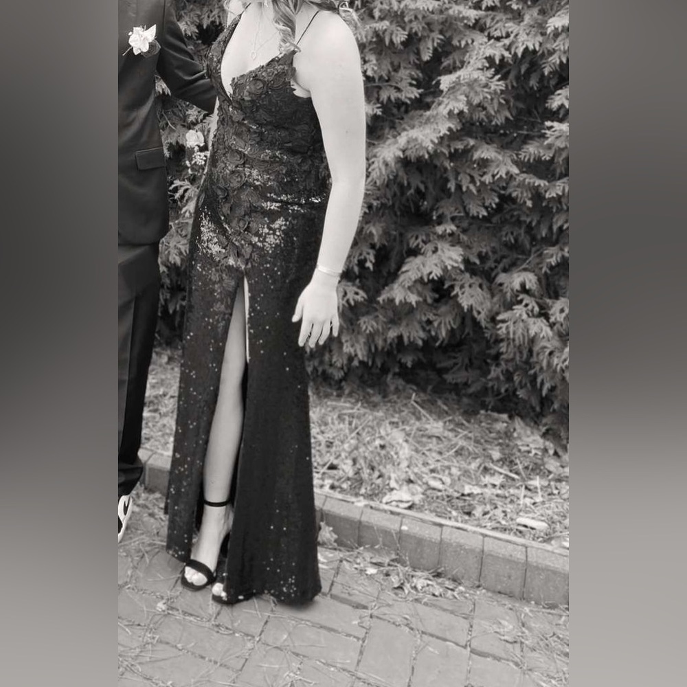 Black prom dress - Picture 3 of 5